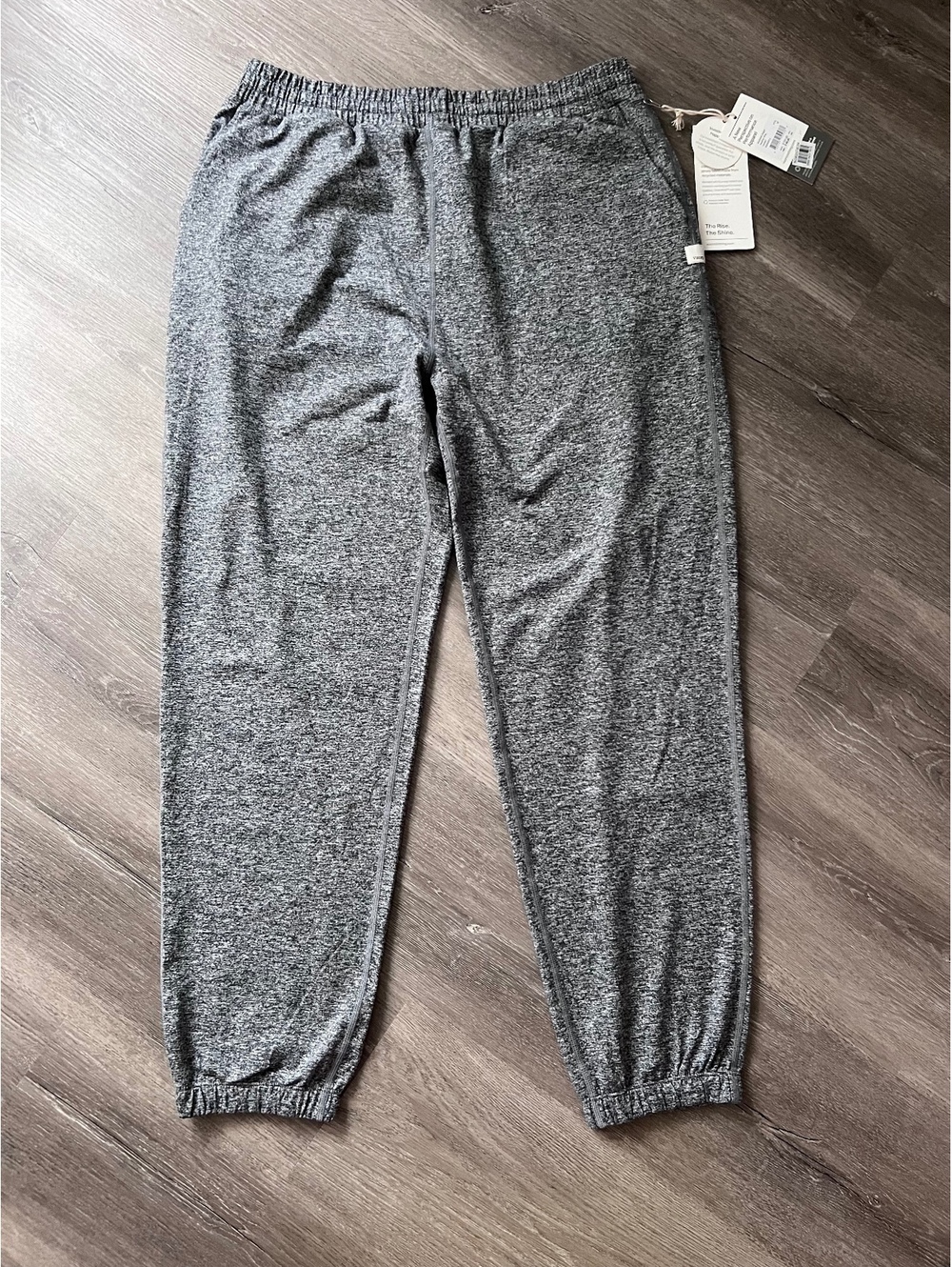 Vuori women’s boyfriend jogger - Heather gray